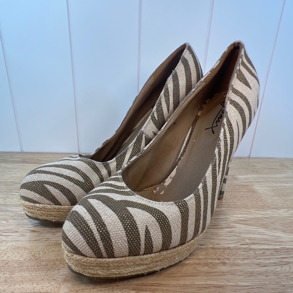 GOMAX Mitsu animal print heels size‎ 9